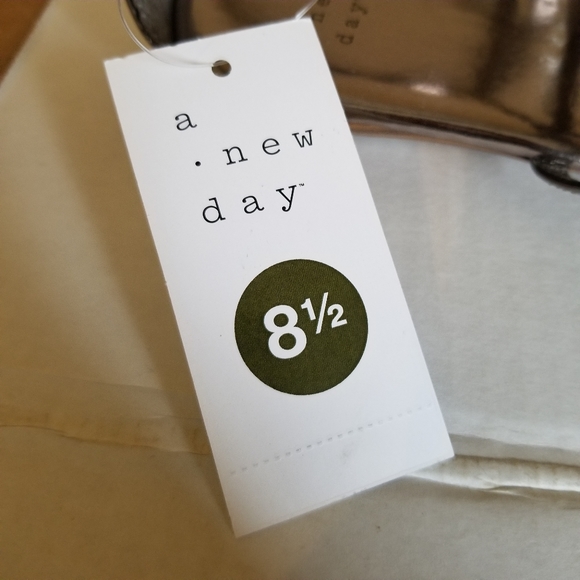 A New Day Archer Pewter Thong T Strap Sandals - Picture 8 of 8